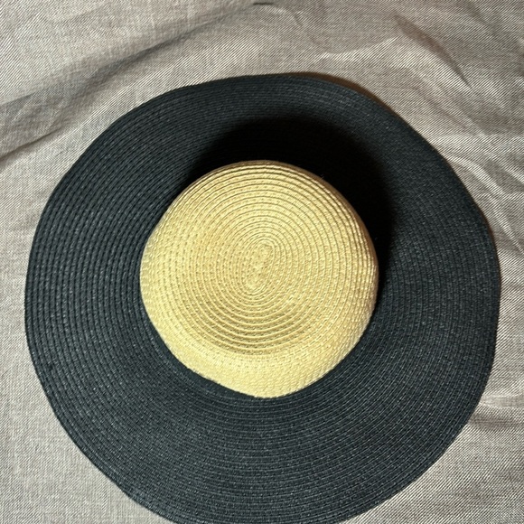 Two Tone Straw Hat - Picture 1 of 3